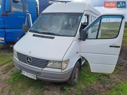Белый Мерседес Sprinter, объемом двигателя 2.9 л и пробегом 100 тыс. км за 4000 $, фото 1 на Automoto.ua