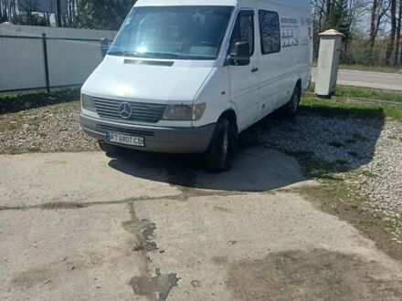 Белый Мерседес Sprinter, объемом двигателя 2.9 л и пробегом 500 тыс. км за 8000 $, фото 1 на Automoto.ua