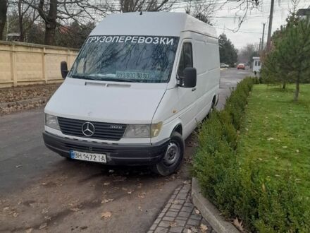 Белый Мерседес Sprinter, объемом двигателя 0 л и пробегом 590 тыс. км за 5700 $, фото 1 на Automoto.ua