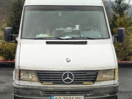 Мерседес Sprinter 1998 в Мукачеве на Automoto.ua Белый Мерседес Sprinter, объемом двигателя 2.9 л и пробегом 800 тыс. км за 2400 $, фото 1 на Automoto.ua