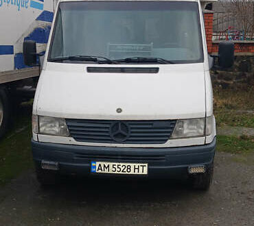 Білий Мерседес Sprinter, об'ємом двигуна 2.9 л та пробігом 700 тис. км за 5000 $, фото 1 на Automoto.ua