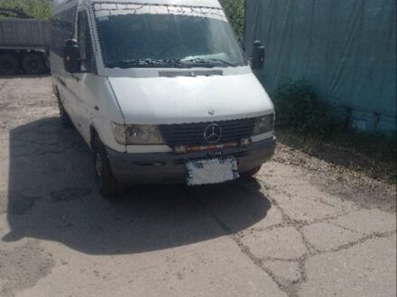 Білий Мерседес Sprinter, об'ємом двигуна 0 л та пробігом 1000 тис. км за 3000 $, фото 1 на Automoto.ua