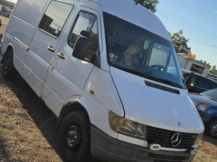 Білий Мерседес Sprinter, об'ємом двигуна 2.9 л та пробігом 300 тис. км за 3746 $, фото 1 на Automoto.ua