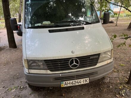 Белый Мерседес Sprinter, объемом двигателя 2.3 л и пробегом 594 тыс. км за 4499 $, фото 1 на Automoto.ua