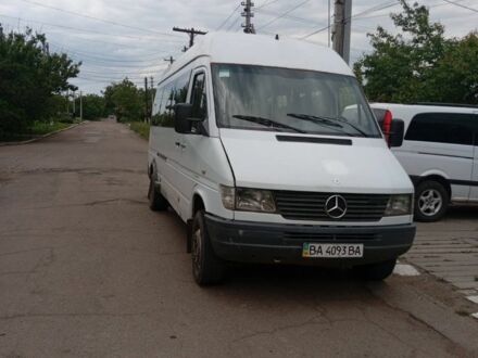 Білий Мерседес Sprinter, об'ємом двигуна 0.23 л та пробігом 500 тис. км за 3300 $, фото 1 на Automoto.ua