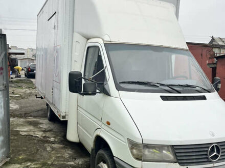 Белый Мерседес Sprinter, объемом двигателя 2.87 л и пробегом 670 тыс. км за 7400 $, фото 1 на Automoto.ua