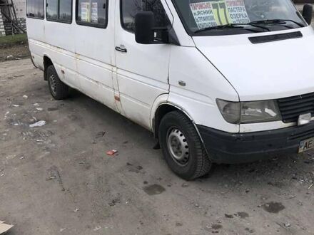 Мерседес Sprinter 1998 у Дніпро (Дніпропетровську) на Automoto.ua Білий Мерседес Sprinter, об'ємом двигуна 2.87 л та пробігом 350 тис. км за 5000 $, фото 1 на Automoto.ua