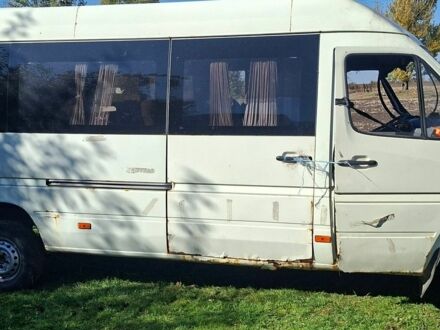 Белый Мерседес Sprinter, объемом двигателя 2.87 л и пробегом 500 тыс. км за 3500 $, фото 1 на Automoto.ua