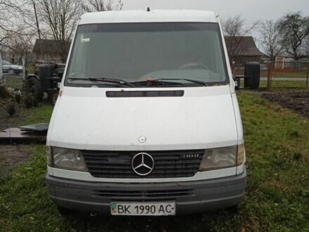 Білий Мерседес Sprinter, об'ємом двигуна 2.3 л та пробігом 540 тис. км за 2700 $, фото 1 на Automoto.ua