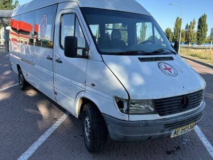Белый Мерседес Sprinter, объемом двигателя 2.9 л и пробегом 150 тыс. км за 2600 $, фото 1 на Automoto.ua