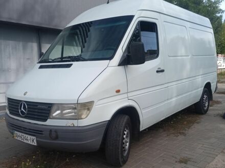 Белый Мерседес Sprinter, объемом двигателя 2.3 л и пробегом 500 тыс. км за 4700 $, фото 1 на Automoto.ua