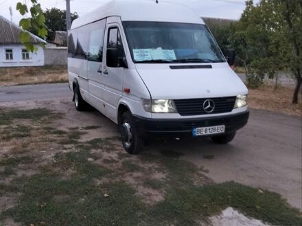 Белый Мерседес Sprinter, объемом двигателя 2.87 л и пробегом 300 тыс. км за 9500 $, фото 1 на Automoto.ua