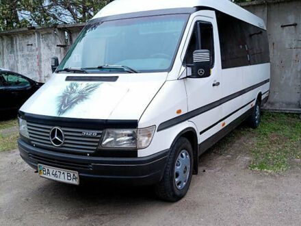 Мерседес Sprinter 1999 в Светловдске на Automoto.ua Белый Мерседес Sprinter, объемом двигателя 2.87 л и пробегом 900 тыс. км за 10500 $, фото 1 на Automoto.ua