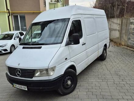 Белый Мерседес Sprinter, объемом двигателя 2.9 л и пробегом 600 тыс. км за 5000 $, фото 1 на Automoto.ua