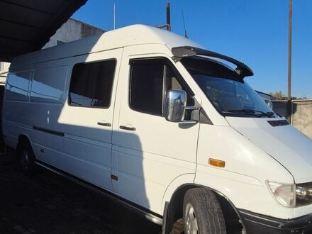 Белый Мерседес Sprinter, объемом двигателя 0 л и пробегом 414 тыс. км за 10200 $, фото 1 на Automoto.ua