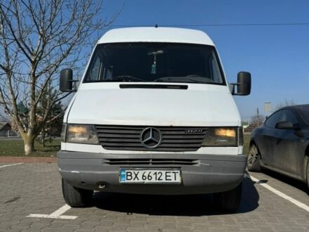 Белый Мерседес Sprinter, объемом двигателя 2.3 л и пробегом 775 тыс. км за 4500 $, фото 1 на Automoto.ua