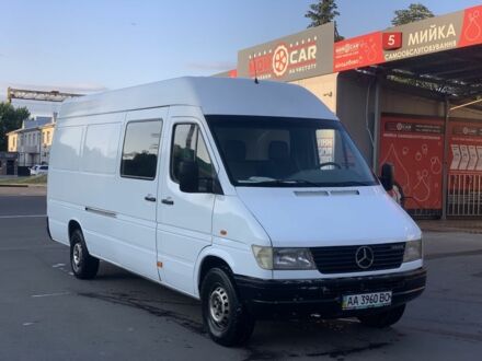 Белый Мерседес Sprinter, объемом двигателя 2.9 л и пробегом 400 тыс. км за 7990 $, фото 1 на Automoto.ua