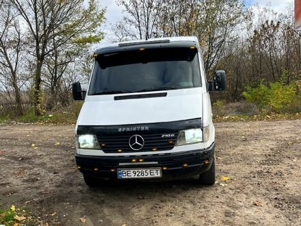 Белый Мерседес Sprinter, объемом двигателя 2.9 л и пробегом 270 тыс. км за 5500 $, фото 1 на Automoto.ua