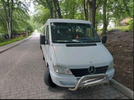 Белый Мерседес Sprinter, объемом двигателя 2.2 л и пробегом 80 тыс. км за 4500 $, фото 1 на Automoto.ua