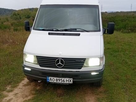Мерседес Sprinter 1999 у Хусте на Automoto.ua Білий Мерседес Sprinter, об'ємом двигуна 2.9 л та пробігом 600 тис. км за 8700 $, фото 1 на Automoto.ua