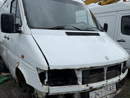 Білий Мерседес Sprinter, об'ємом двигуна 2.9 л та пробігом 200 тис. км за 1100 $, фото 1 на Automoto.ua