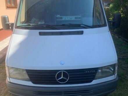 Белый Мерседес Sprinter, объемом двигателя 2.87 л и пробегом 600 тыс. км за 8800 $, фото 1 на Automoto.ua
