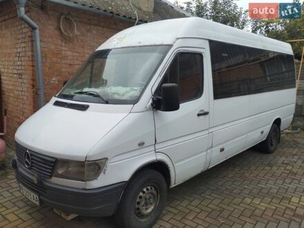 Білий Мерседес Sprinter, об'ємом двигуна 2.3 л та пробігом 400 тис. км за 4800 $, фото 1 на Automoto.ua