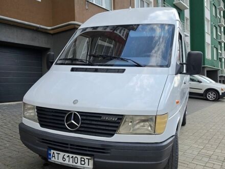 Белый Мерседес Sprinter, объемом двигателя 2.87 л и пробегом 400 тыс. км за 6900 $, фото 1 на Automoto.ua