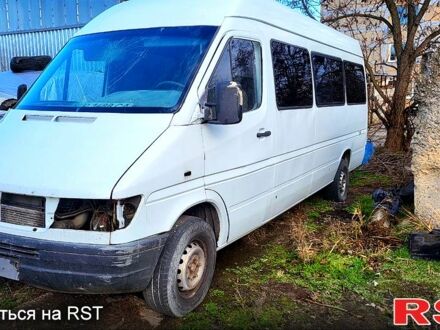 Белый Мерседес Sprinter, объемом двигателя 2.9 л и пробегом 500 тыс. км за 3500 $, фото 1 на Automoto.ua