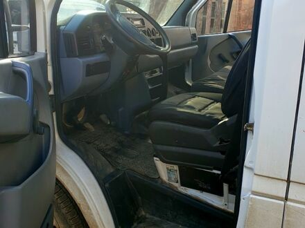 Мерседес Sprinter 1999 в Черновцах на Automoto.ua Белый Мерседес Sprinter, объемом двигателя 2.9 л и пробегом 350 тыс. км за 5500 $, фото 1 на Automoto.ua
