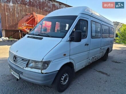 Белый Мерседес Sprinter, объемом двигателя 2.9 л и пробегом 300 тыс. км за 3200 $, фото 1 на Automoto.ua