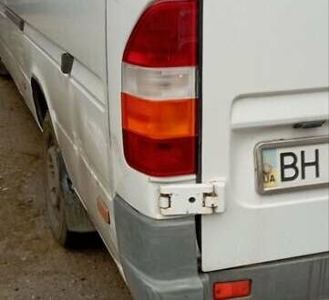 Белый Мерседес Sprinter, объемом двигателя 2.9 л и пробегом 300 тыс. км за 6000 $, фото 1 на Automoto.ua