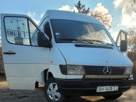 Белый Мерседес Sprinter, объемом двигателя 0 л и пробегом 400 тыс. км за 4500 $, фото 1 на Automoto.ua