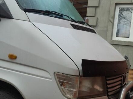 Белый Мерседес Sprinter, объемом двигателя 0 л и пробегом 422 тыс. км за 9000 $, фото 1 на Automoto.ua