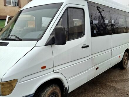 Белый Мерседес Sprinter, объемом двигателя 2.9 л и пробегом 580 тыс. км за 5500 $, фото 1 на Automoto.ua