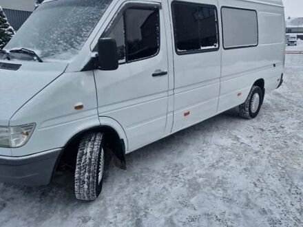 Белый Мерседес Sprinter, объемом двигателя 0 л и пробегом 290 тыс. км за 10300 $, фото 1 на Automoto.ua