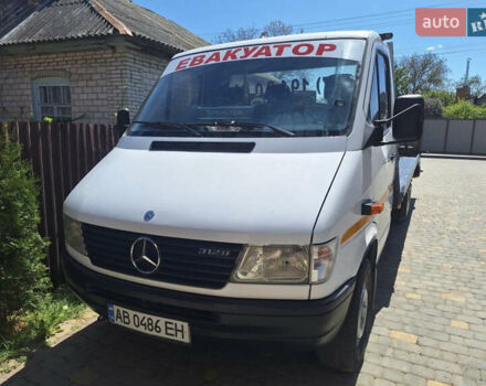 Білий Мерседес Sprinter, об'ємом двигуна 2.9 л та пробігом 680 тис. км за 9000 $, фото 1 на Automoto.ua