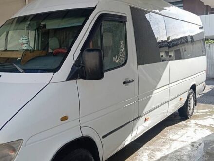 Белый Мерседес Sprinter, объемом двигателя 2.9 л и пробегом 530 тыс. км за 7400 $, фото 1 на Automoto.ua