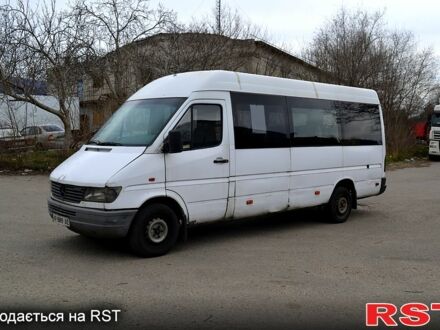 Белый Мерседес Sprinter, объемом двигателя 2.3 л и пробегом 100 тыс. км за 3350 $, фото 1 на Automoto.ua