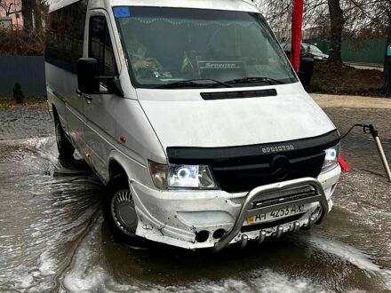 Белый Мерседес Sprinter, объемом двигателя 2.9 л и пробегом 200 тыс. км за 3500 $, фото 1 на Automoto.ua