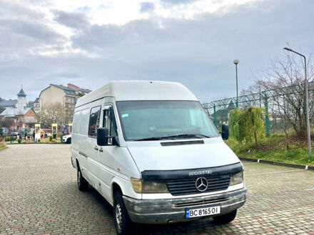 Белый Мерседес Sprinter, объемом двигателя 2.9 л и пробегом 642 тыс. км за 9500 $, фото 1 на Automoto.ua