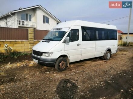 Білий Мерседес Sprinter, об'ємом двигуна 2.9 л та пробігом 500 тис. км за 4200 $, фото 1 на Automoto.ua