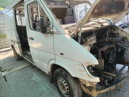 Белый Мерседес Sprinter, объемом двигателя 2.9 л и пробегом 250 тыс. км за 3015 $, фото 1 на Automoto.ua