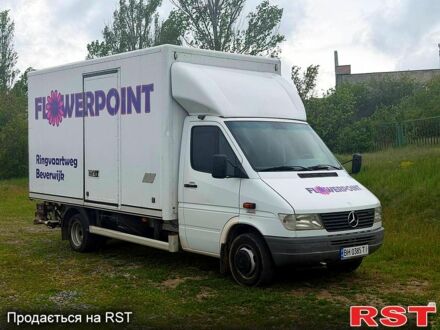 Белый Мерседес Sprinter, объемом двигателя 2.9 л и пробегом 460 тыс. км за 16800 $, фото 1 на Automoto.ua