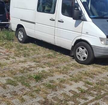 Белый Мерседес Sprinter, объемом двигателя 2.9 л и пробегом 300 тыс. км за 7500 $, фото 1 на Automoto.ua