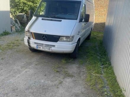 Мерседес Sprinter 1999 у Рівному на Automoto.ua Білий Мерседес Sprinter, об'ємом двигуна 2.9 л та пробігом 500 тис. км за 8500 $, фото 1 на Automoto.ua