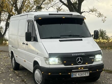 Белый Мерседес Sprinter, объемом двигателя 2.9 л и пробегом 786 тыс. км за 5500 $, фото 1 на Automoto.ua