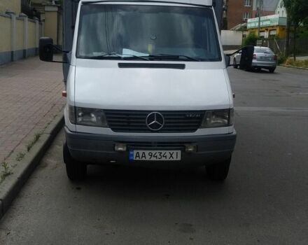 Белый Мерседес Sprinter, объемом двигателя 2.9 л и пробегом 700 тыс. км за 8000 $, фото 1 на Automoto.ua