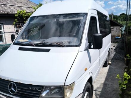 Белый Мерседес Sprinter, объемом двигателя 0 л и пробегом 437 тыс. км за 5715 $, фото 1 на Automoto.ua