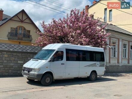Белый Мерседес Sprinter, объемом двигателя 2.3 л и пробегом 750 тыс. км за 6000 $, фото 1 на Automoto.ua